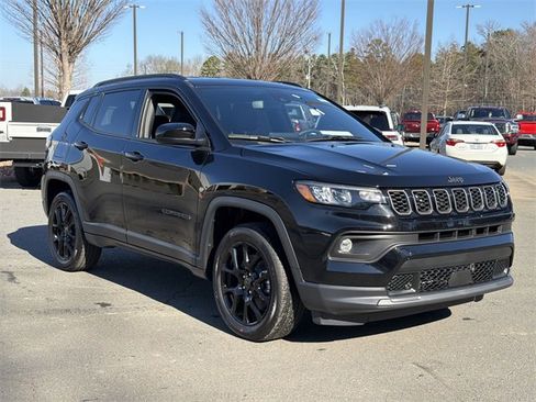 New 2026 Jeep Compass Latitude image 14