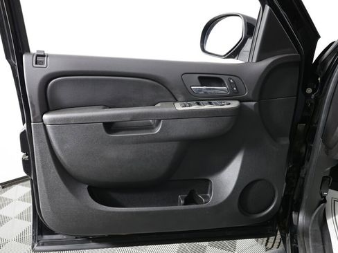 Used 2012 Chevrolet Avalanche LT w/ Suspension Package, Off-Road image 12