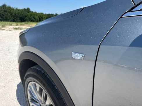 Used 2025 Cadillac XT4 Premium Luxury FWD image 10