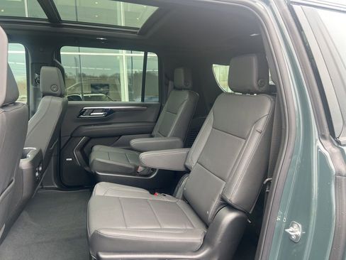 Used 2026 Chevrolet Suburban Z71 w/ Comfort Package image 5