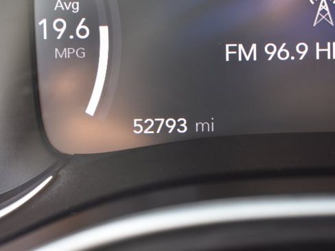 Used 2024 Chrysler Pacifica Limited FWD image 25