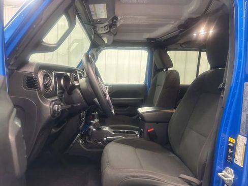 Used 2022 Jeep Gladiator Sport image 5