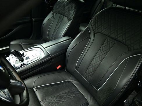 Used 2022 BMW 740i xDrive 740i xDrive w/ M Sport Package image 20