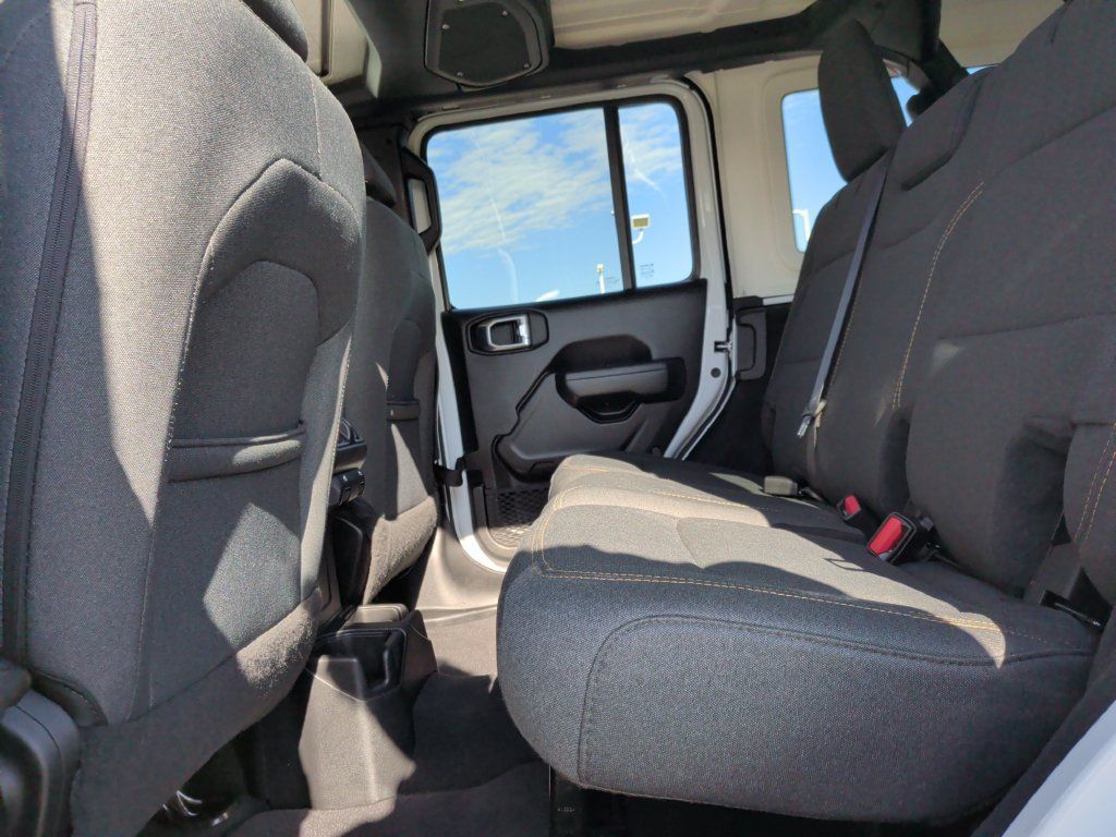 Used 2024 Jeep Wrangler Unlimited Sport AWD/4WD image 29