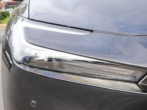 New 2026 Toyota Prius Plug-In Hybrid image 4