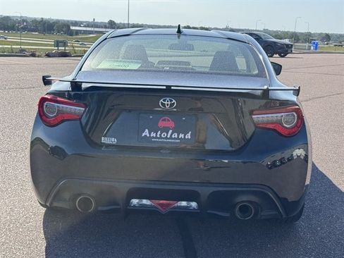 Used 2020 Toyota 86 RWD image 5