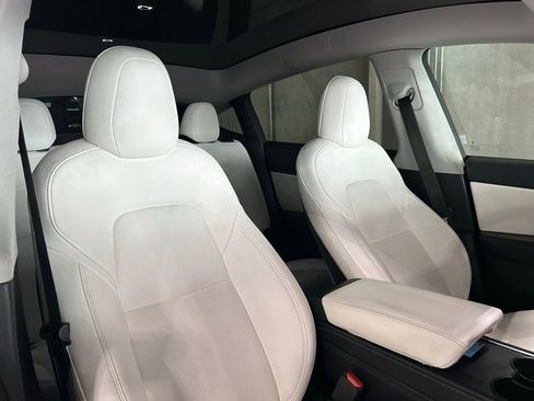 Used 2021 Tesla Model Y Performance image 25