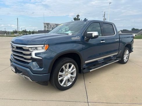 Used 2024 Chevrolet Silverado 1500 High Country w/ High Country Premium Package AWD/4WD image 37