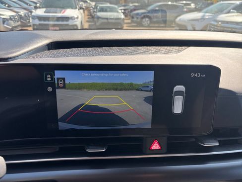 Used 2026 Kia Carnival FWD image 25