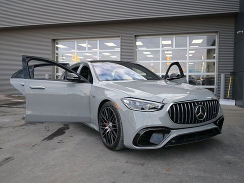 Used 2024 Mercedes-Benz S 63 AMG S w/ Rear Seat Package image 22