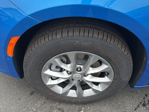 New 2026 Chrysler Pacifica Select image 10