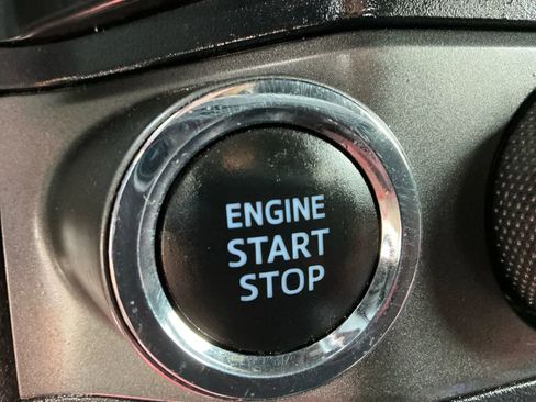 Used 2019 Toyota Tacoma TRD Off-Road image 33