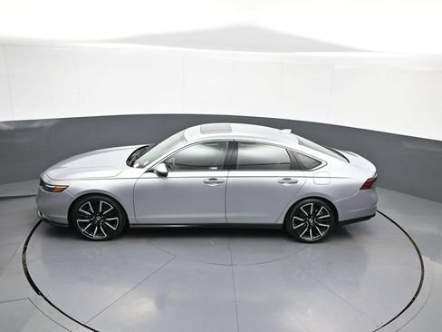 Certified 2025 Honda Accord Touring image 40