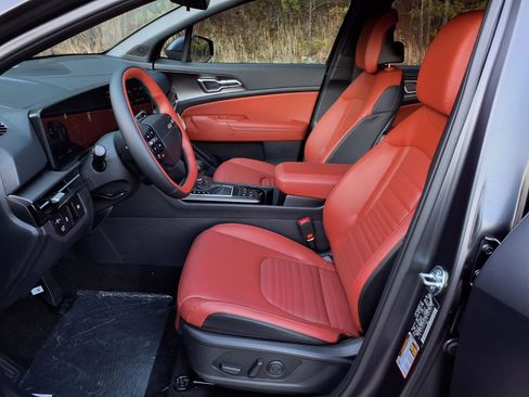 New 2026 Kia Sportage SX FWD image 5