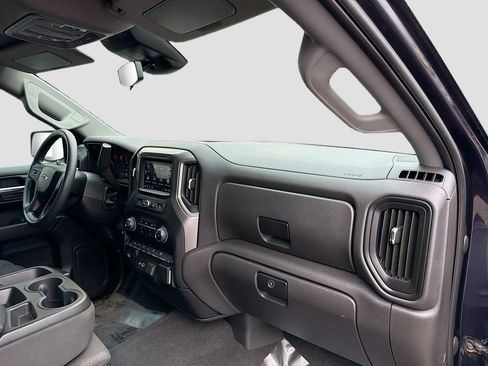 Used 2022 Chevrolet Silverado 1500 Custom Trail Boss AWD/4WD image 27