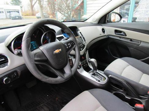 Used 2016 Chevrolet Cruze LS image 15