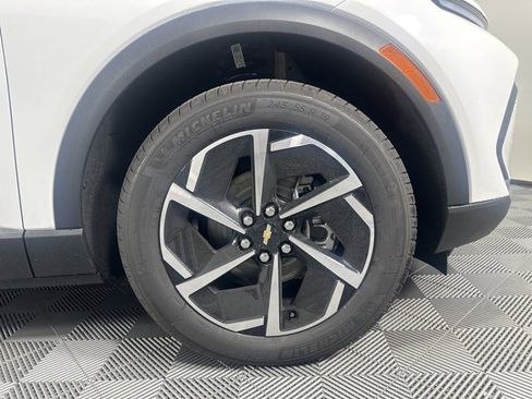 New 2026 Chevrolet Equinox EV LT image 10