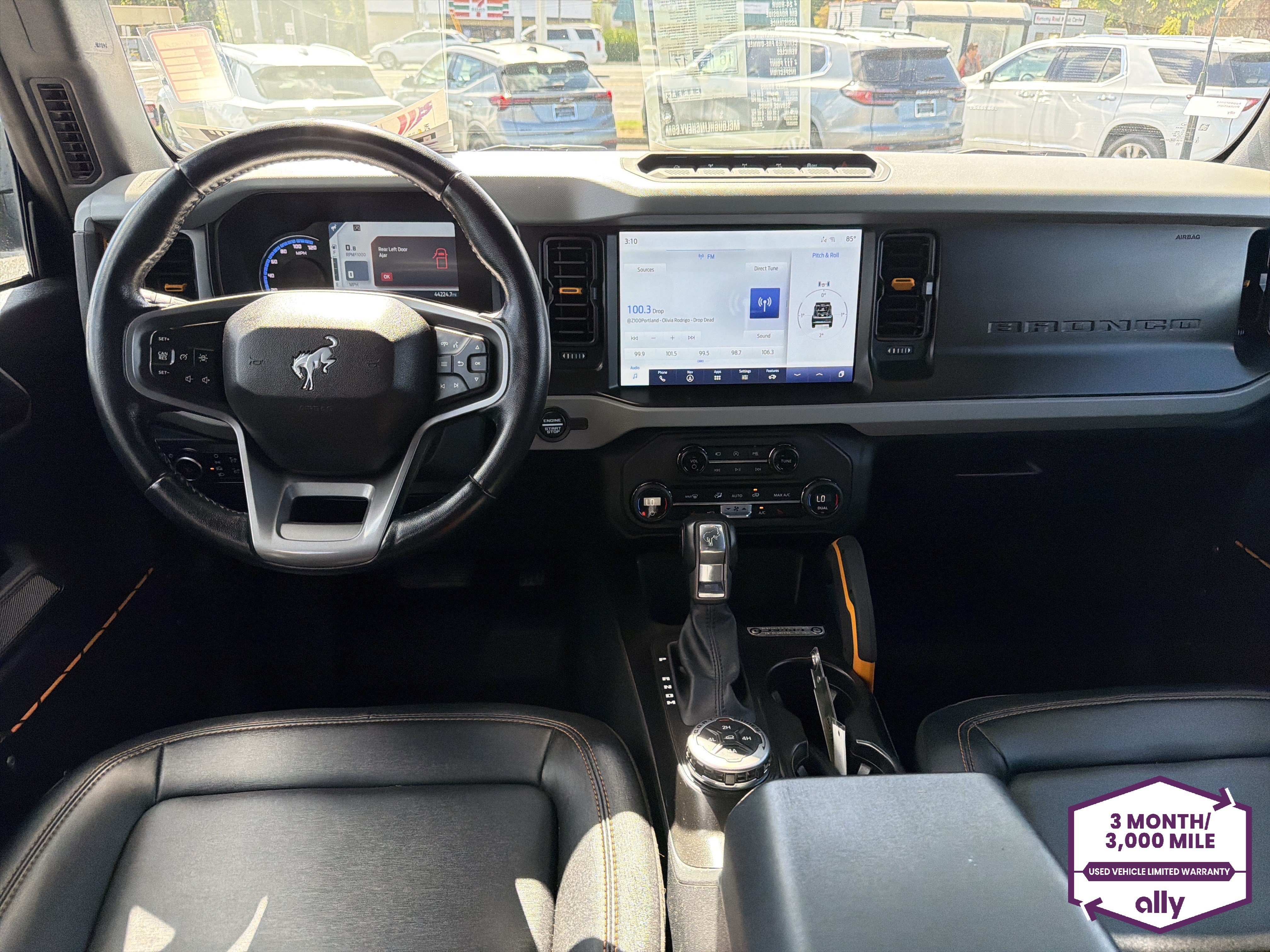 Used 2023 Ford Bronco Badlands w/ Sasquatch Package AWD/4WD image 13