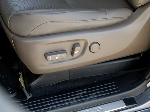 Used 2022 Lexus GX 460 Premium w/ Premium Package image 33