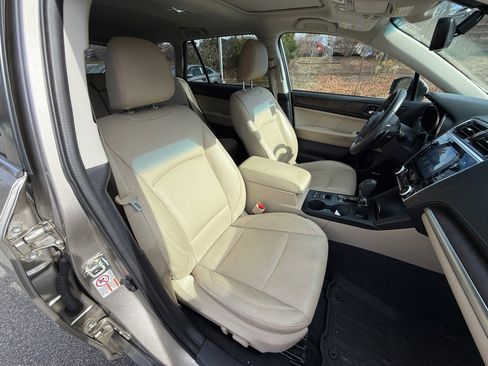 Used 2018 Subaru Outback 3.6R Limited image 32
