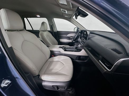 Used 2025 Toyota Grand Highlander FWD image 33