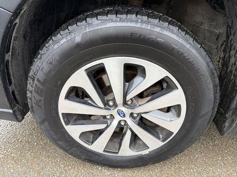 Used 2020 Subaru Outback Premium image 10
