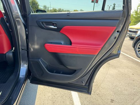 Used 2021 Toyota Highlander XSE image 40