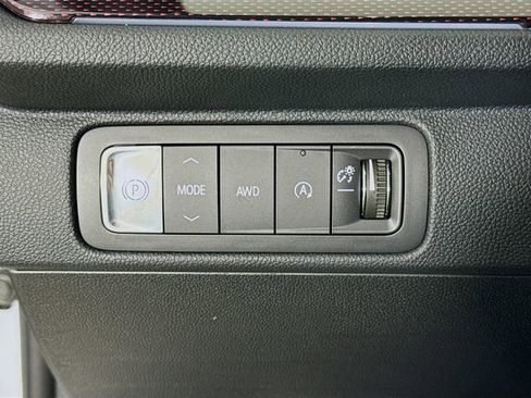 New 2026 Chevrolet Traverse Z71 w/ Driver Confidence Package AWD/4WD image 12