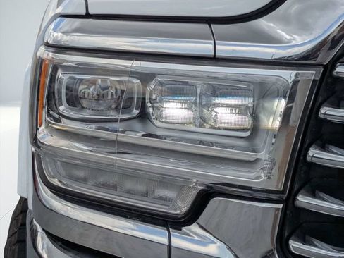 Used 2022 RAM 2500 Limited AWD/4WD image 9