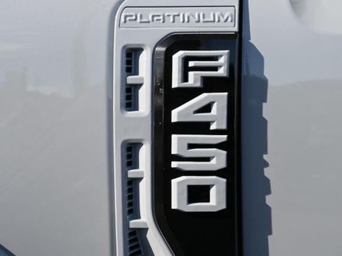 Used 2026 Ford F450 Platinum w/ Platinum Plus Package image 36