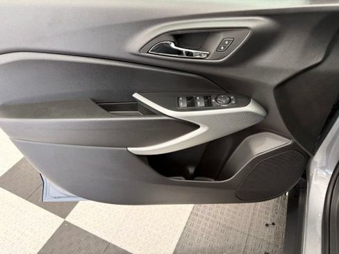 New 2026 Chevrolet Trax LS w/ LS Convenience Package FWD image 13