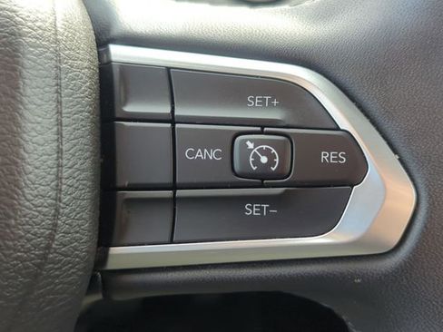 Used 2024 Jeep Compass Latitude image 22