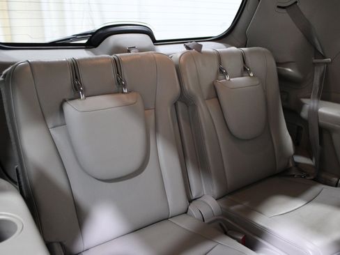 Used 2012 Toyota Highlander SE image 29