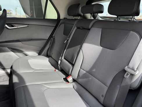 Used 2024 Kia Niro EX w/ EX Cold Weather Package image 33