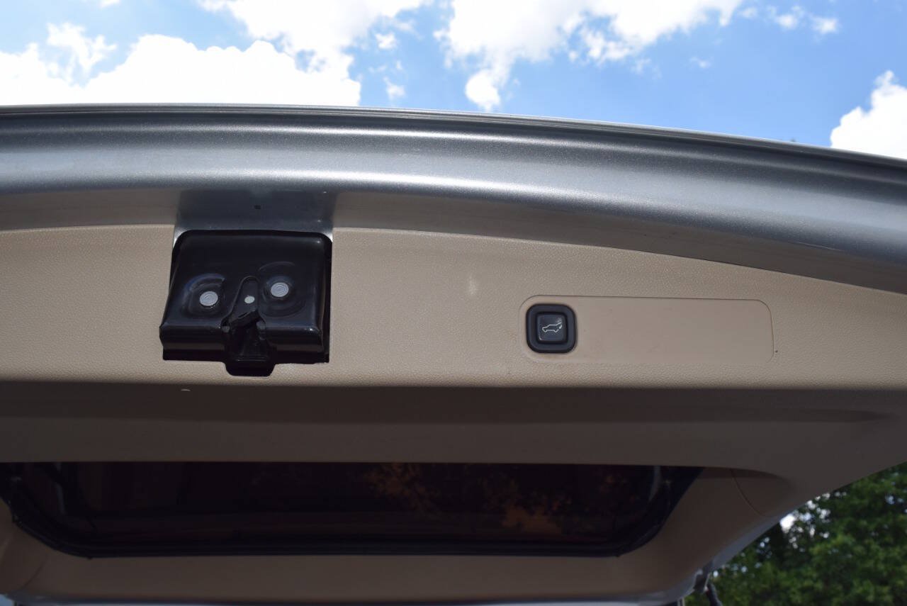Used 2014 Chevrolet Suburban LTZ RWD image 58