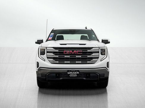 New 2026 GMC Sierra 1500 SLE image 2