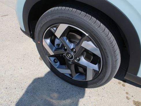 New 2026 Hyundai Venue SEL FWD image 3