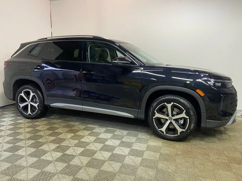 New 2026 Volkswagen Tiguan SE image 3