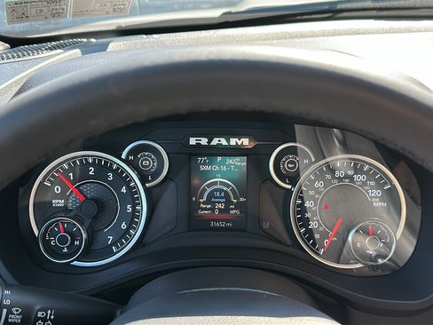 Used 2025 RAM 1500 Big Horn AWD/4WD image 18