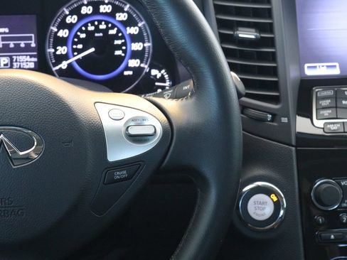 Used 2017 INFINITI QX70 AWD w/ Premium Package image 12