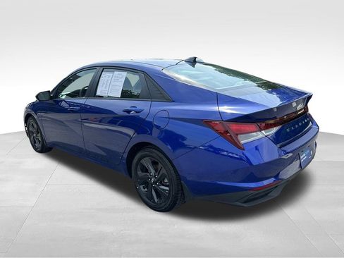 Certified 2023 Hyundai Elantra SEL FWD image 5
