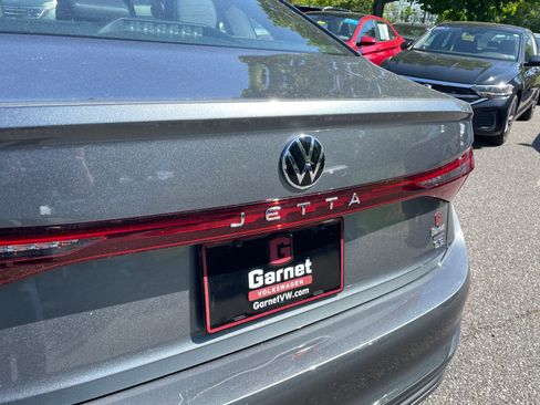Used 2025 Volkswagen Jetta SE FWD image 39