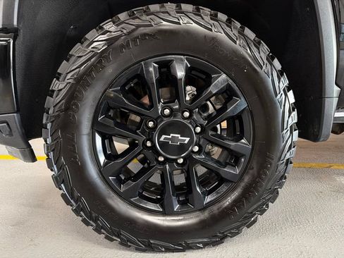 Used 2025 Chevrolet Silverado 3500 LTZ w/ LTZ Plus Package AWD/4WD image 5