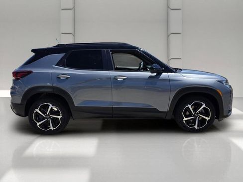 Used 2021 Chevrolet TrailBlazer RS w/ Technology Package FWD image 6