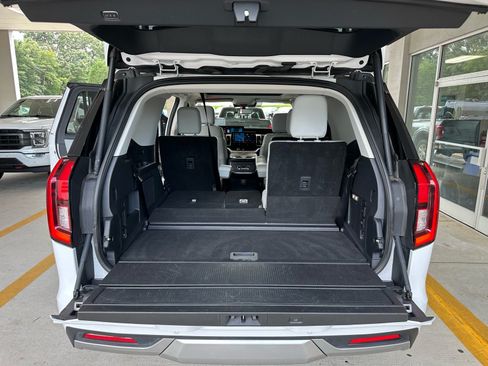 Certified 2025 Ford Expedition Platinum w/ Driver's Package AWD/4WD image 29