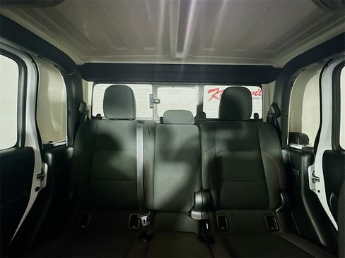 Used 2021 Jeep Gladiator Rubicon image 13