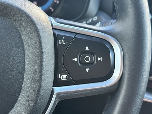 Certified 2023 Volvo XC60 B5 Core w/ Climate Package image 29