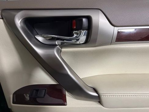 Used 2014 Lexus GX 460 w/ Premium Package image 30