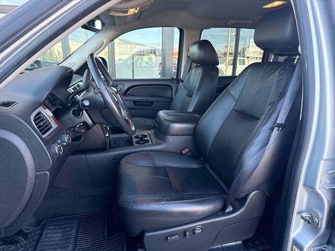 Used 2010 GMC Sierra 1500 SLT w/ SLT Convenience Package AWD/4WD image 9