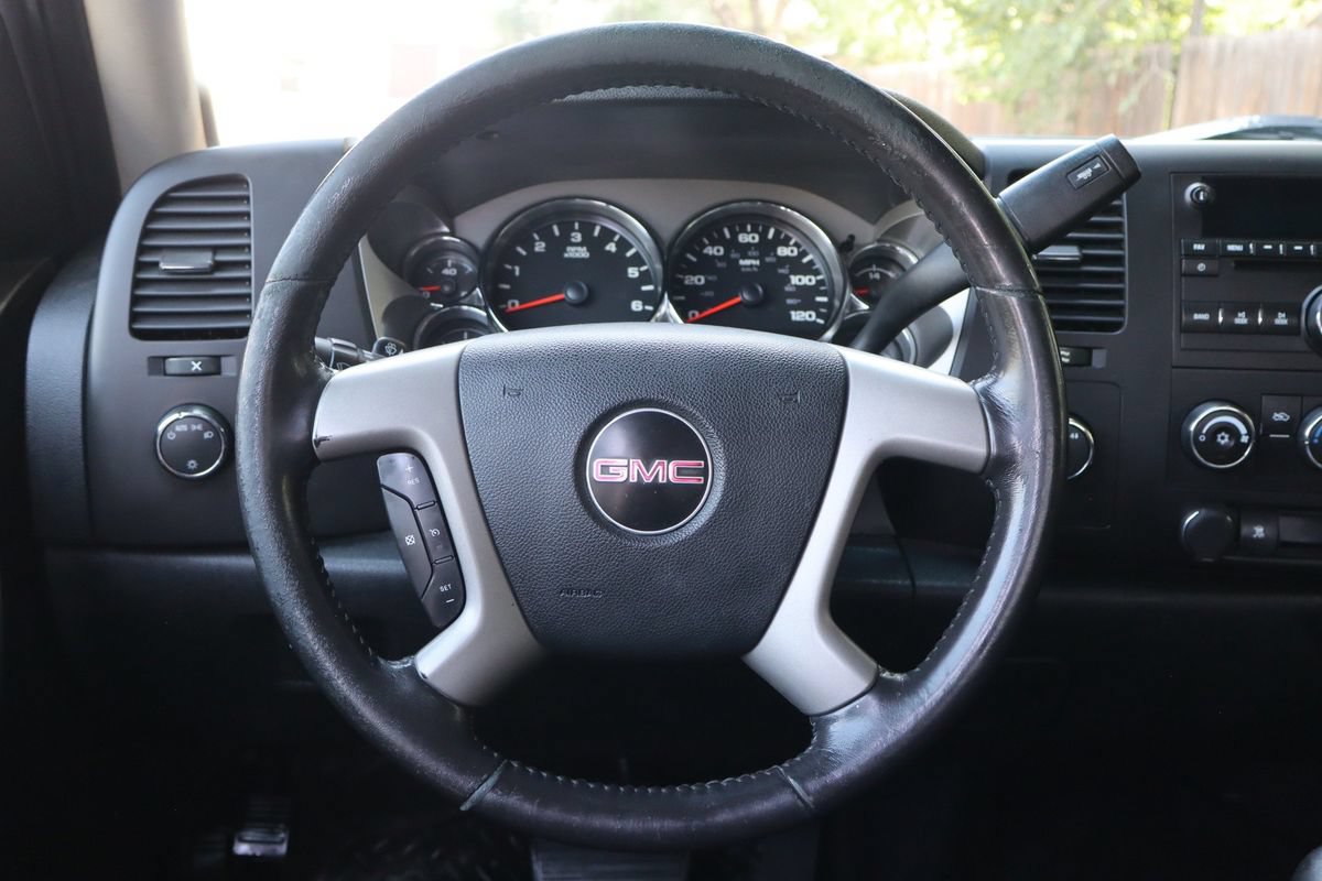 Used 2011 GMC Sierra 2500 SLE w/ Suspension Package, Off-Road AWD/4WD image 18